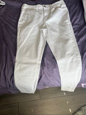 High-Rise Women’s White Jeans